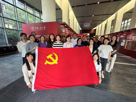 365英国上市公司组织参观习近平总书记考察调研365英国上市公司一周年主题展 图片1.jpg